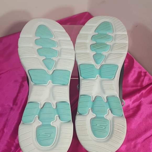 Skechers Women's SZ 10 GO Walk 5 Alive 15929 Walking Sneaker Green Black. - Picture 5 of 8